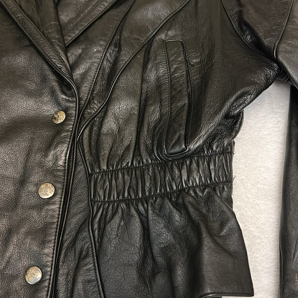 Vtg Maggie Lawrence Jacket Womens
Motorcycle Punk Pop 80s Leather
Cinched waist - Picture 6 of 16